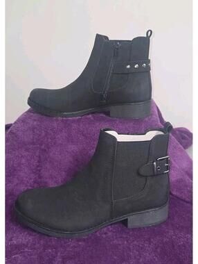 X-Appeal Women's Chelsea Style Heeled Ankle Boot, Black Sz 10.5